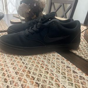 Men’s Nike black canvas sneakers size 11